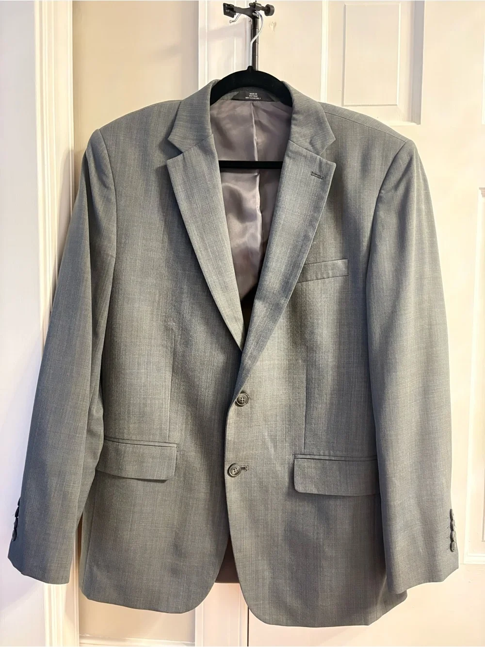 Men's Gray Haggar Travel Performance Suit - (Size 42R Jacket & 32” x 32” Pants)